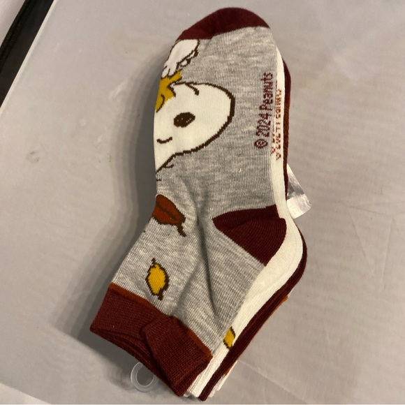 Snoopy peanuts crew socks 5 pairs - Picture 6 of 6